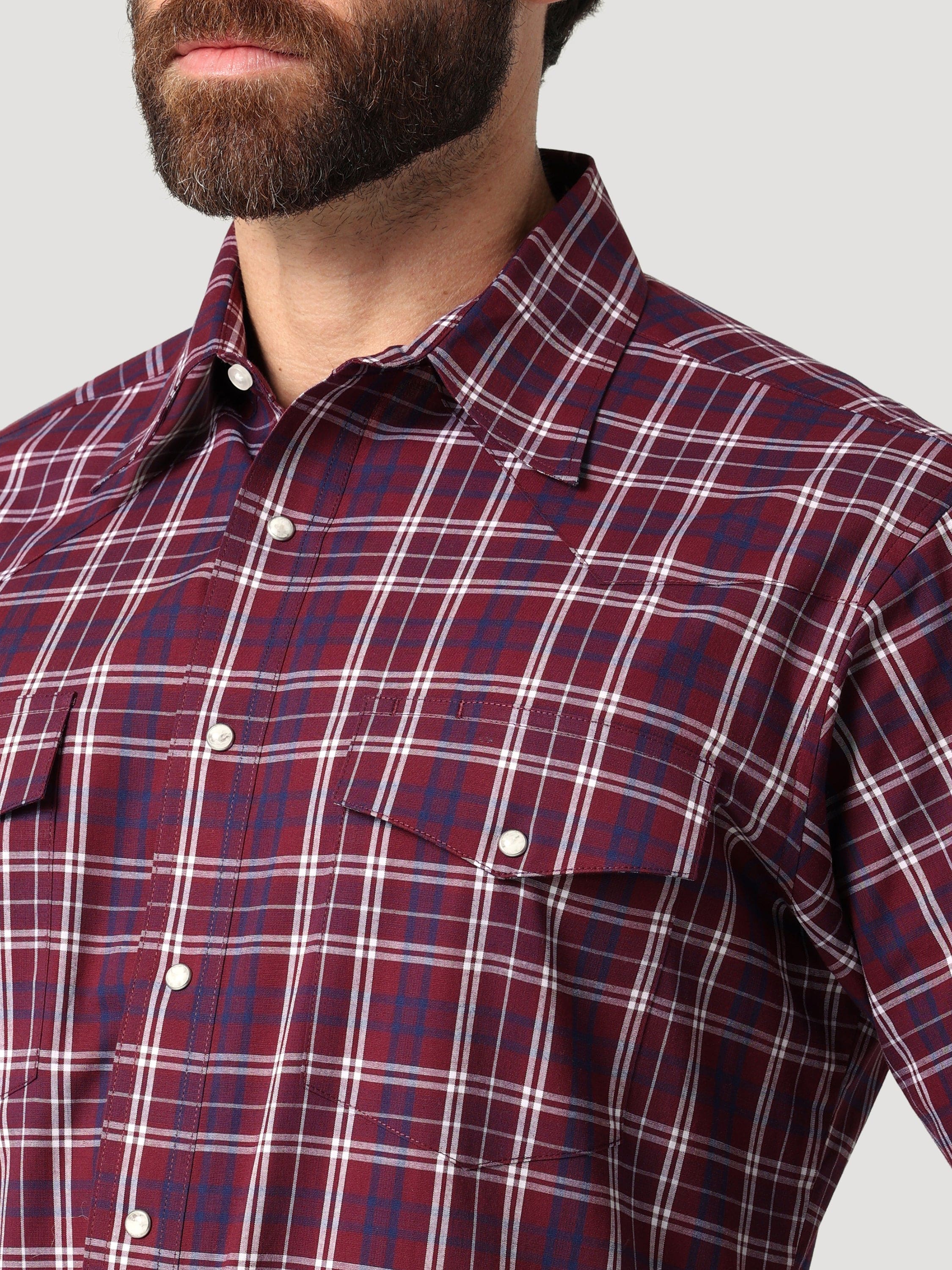 Wrangler Men's Wrinkle Resist Syrah Long Sleeve Western Plaid Shirt 112318652 - Image 3